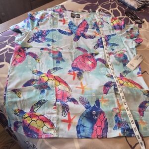 NWT - XL Butter Soft  Vibrant Turtle Print Scrub Top